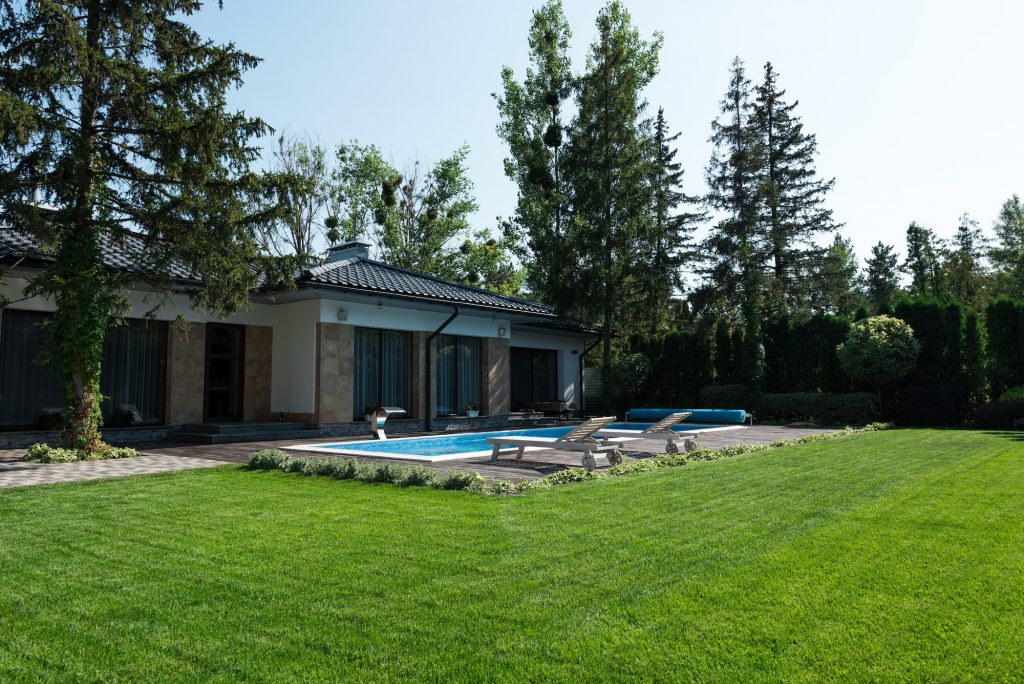 10 Pool Trends That Are Taking Over This Year 10 Pool Trends That Are Taking Over This Year
